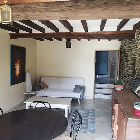 Le Passage Des Fees * Couvains (Manche)